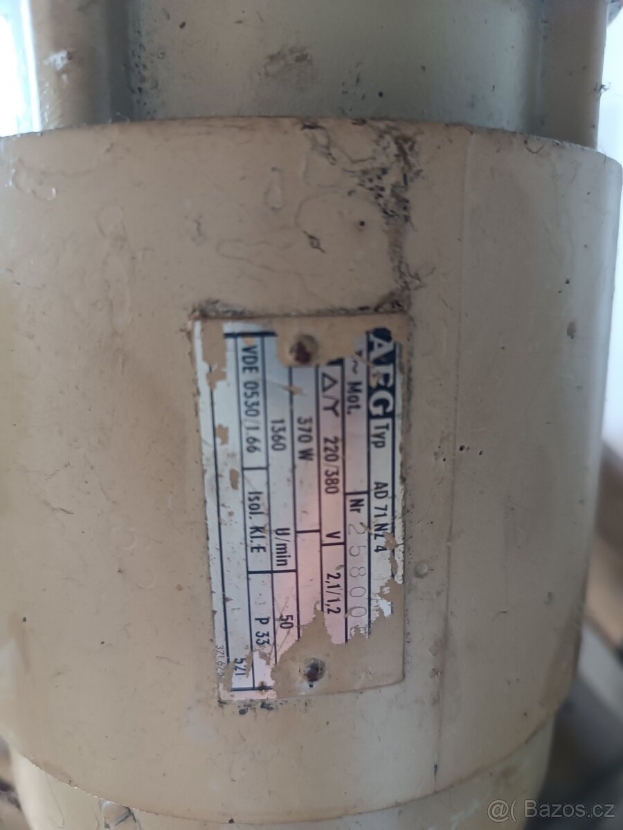 Stůl s vrtačkou s regulátorem otáček - 2