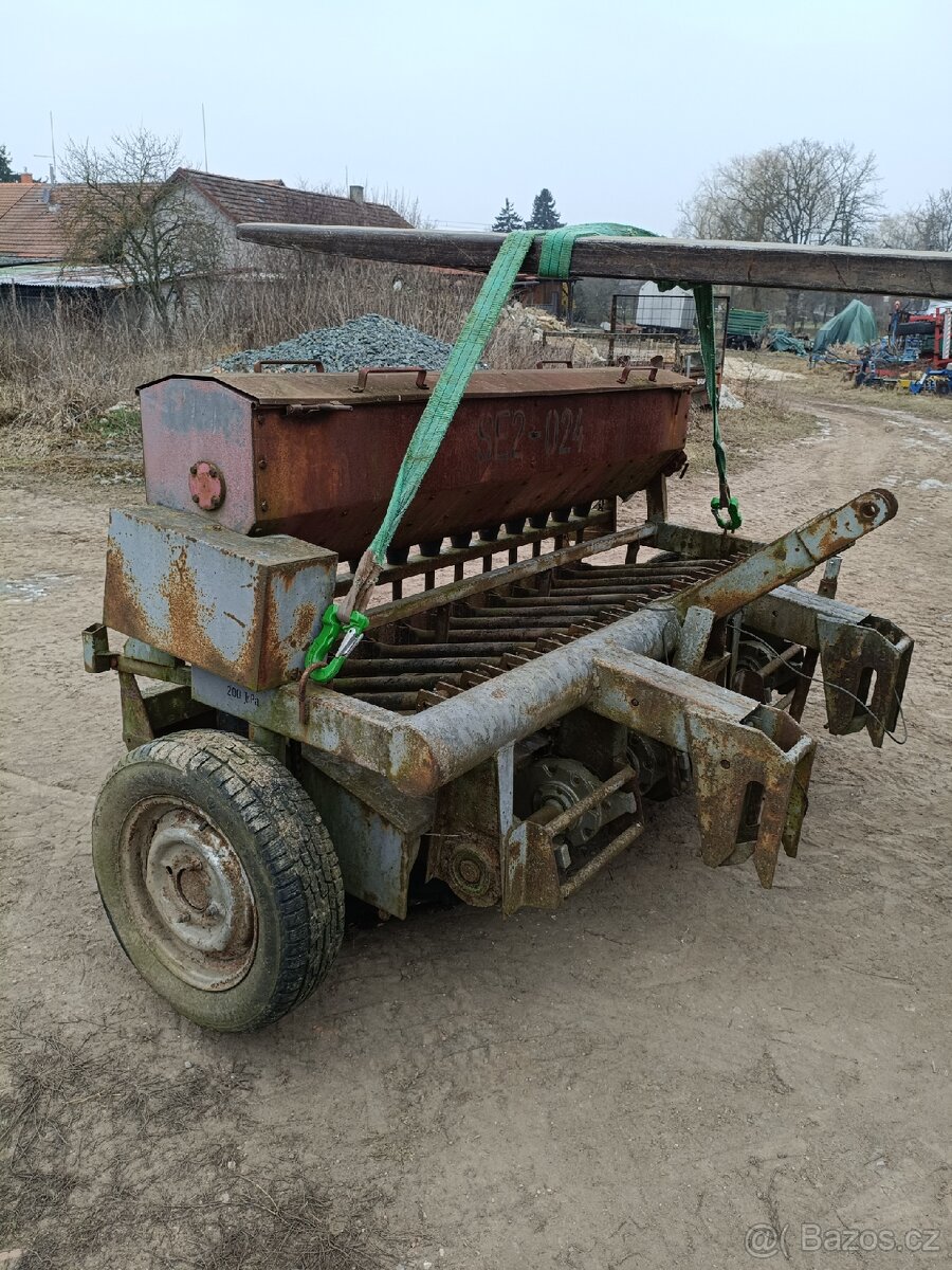 Secí stroj na přísev travin SE2-024 - 2