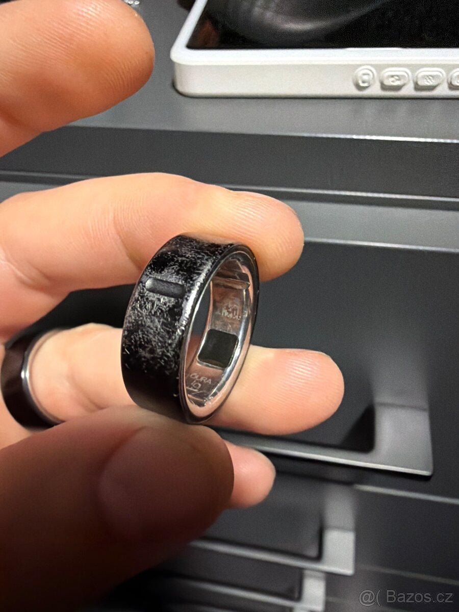 Oura Ring 4 – vel. 9 – Black/Noir – 3 500 Kč - 2
