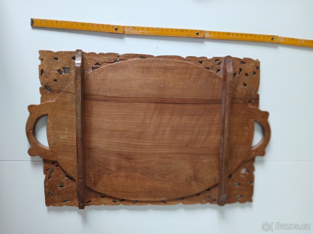 Vyřezávaný tác - 2