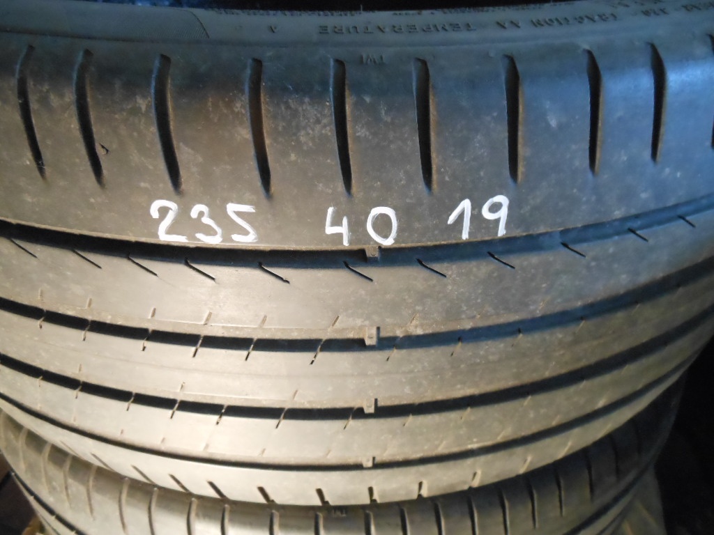 LETNÍ PNEU PIRELLI 235/40R19 - 2