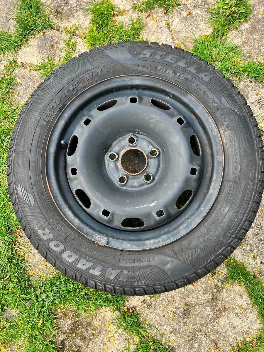 Kola 165/70 r14 na plechových discích - 2