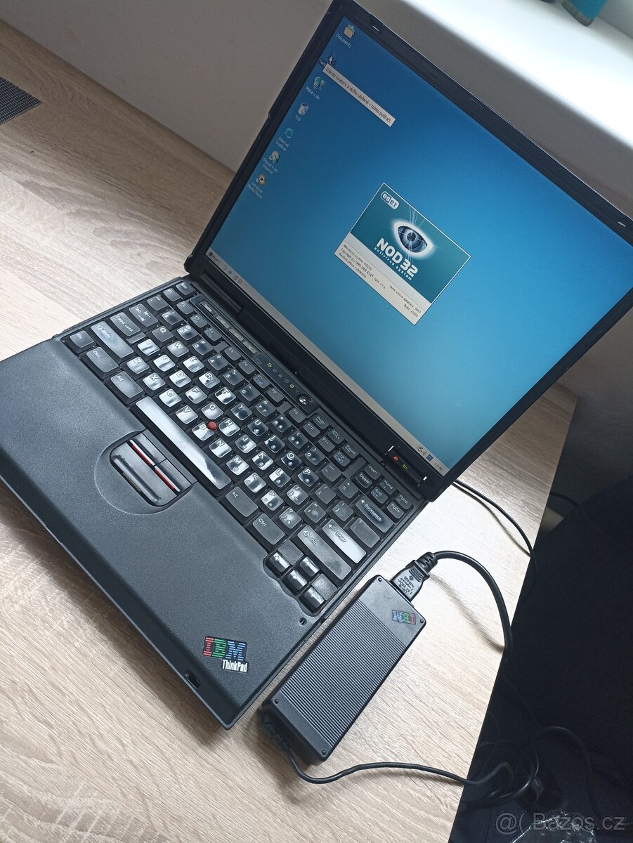 Retro IBM ThinkPad T22 (2001) – Pentium III 900MHz, Win 2000 - 2