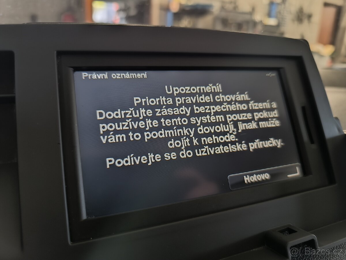 Renault Megane 3 LCD displej navigace - 2