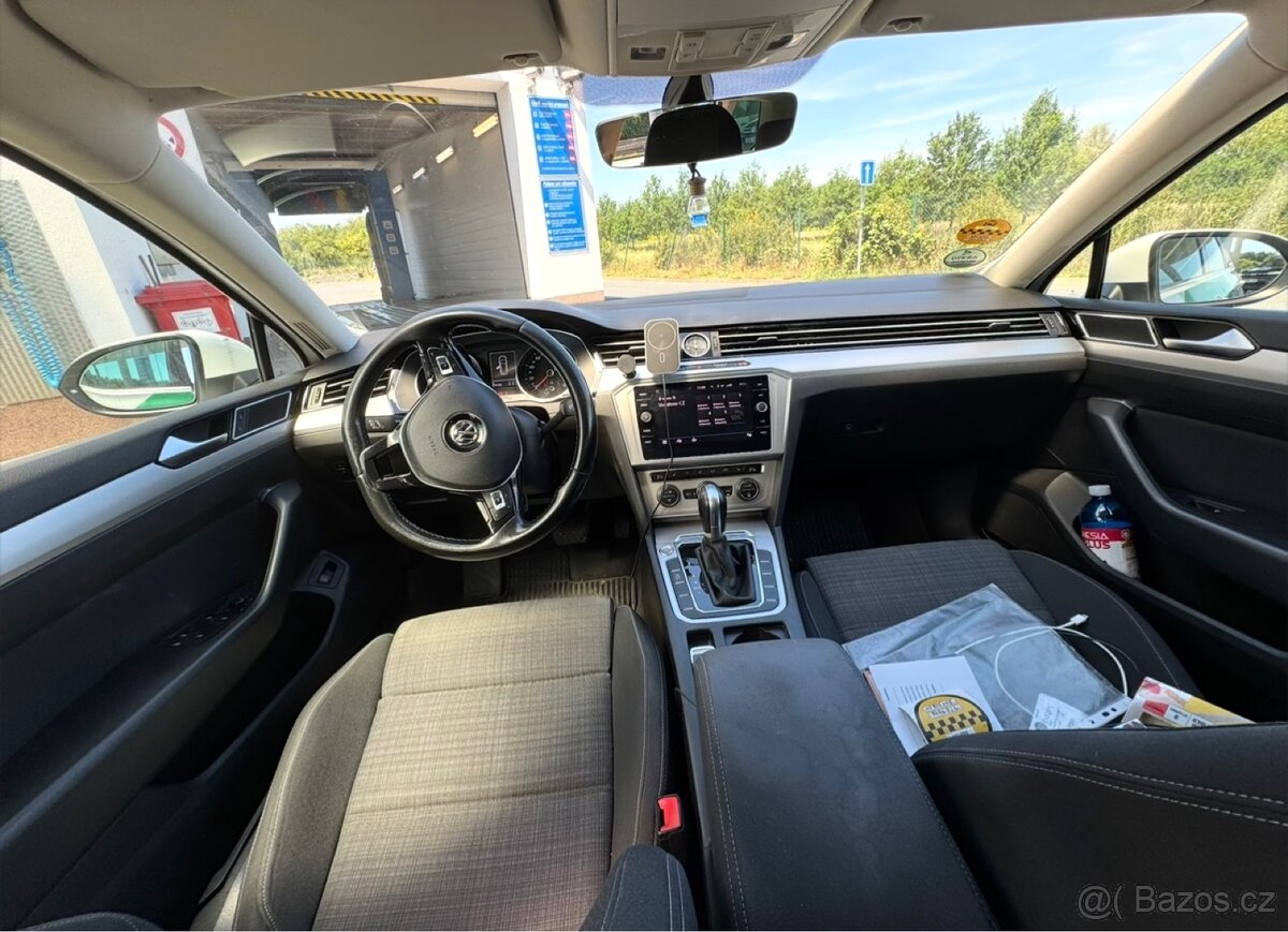 PRONAJEM Passat 2017 automat - 2