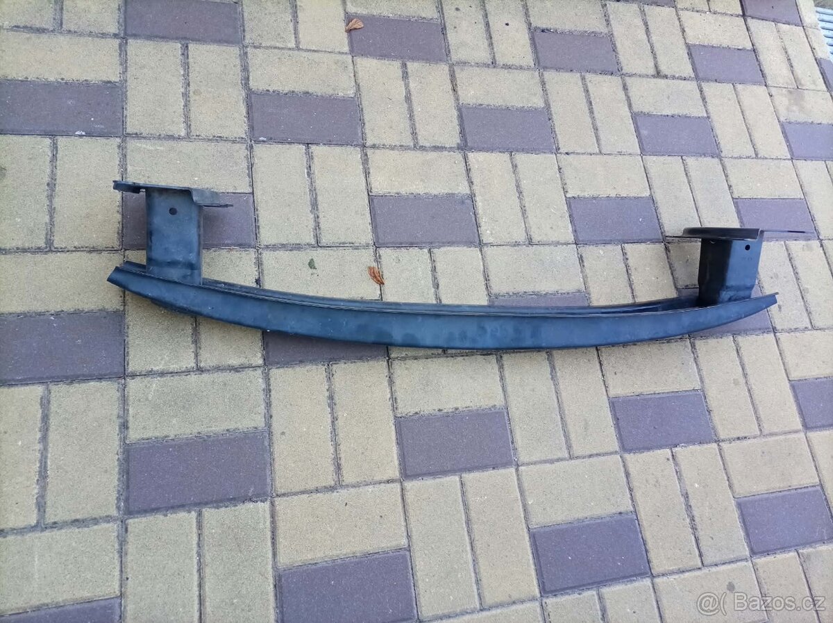 VW Caddy/Touran ,výztuha předního nárazníku - 2