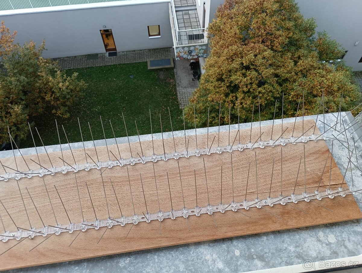Hroty proti holubům a ptákům - na magnet na plechový parapet - 2