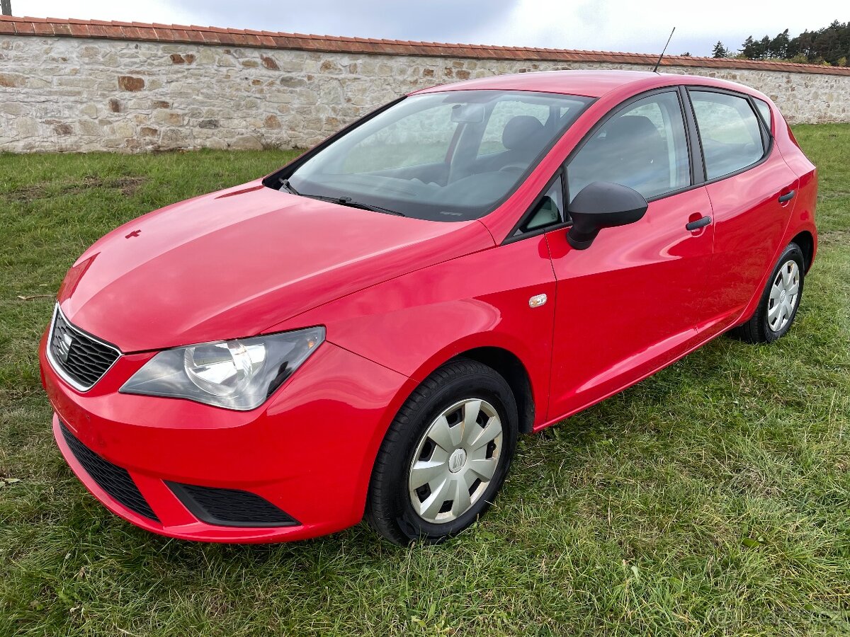 Seat Ibiza,1.4i 63kw, rok 2014 nejeto 178000el. okna, klima - 2