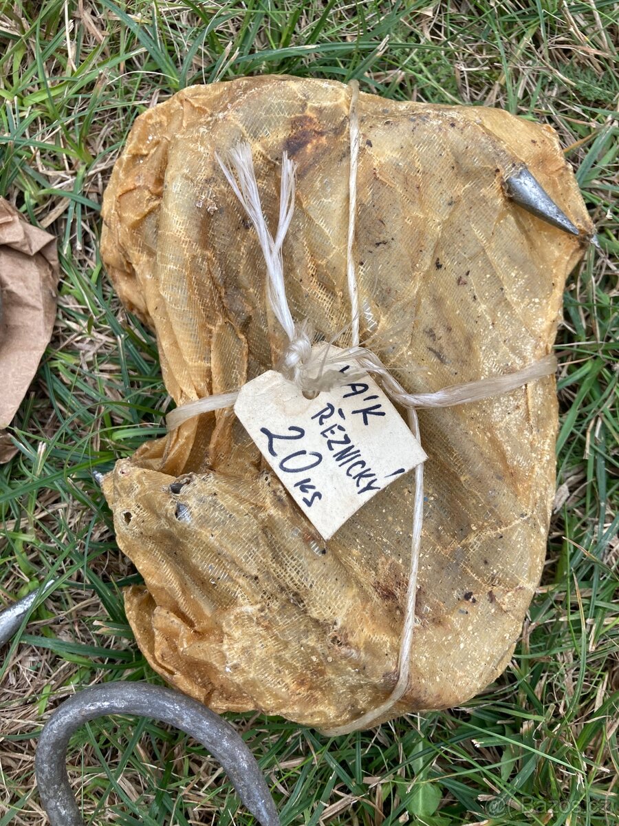 Hák řeznický, na zavěšení čehokoliv, cena á 10 Kč - 2