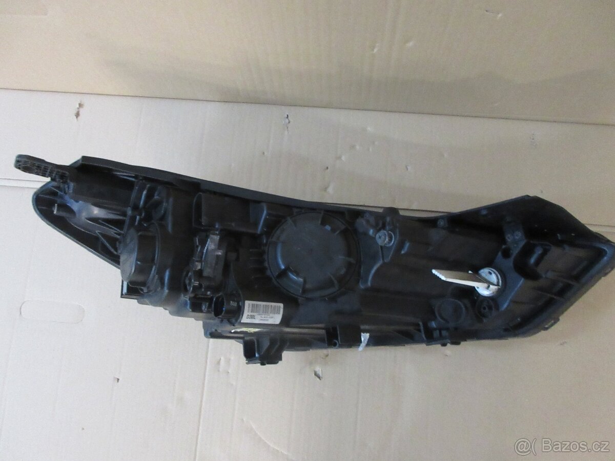 Hyundai Tucson (TL) levé přední LED světlo 92101-D7201 - 2