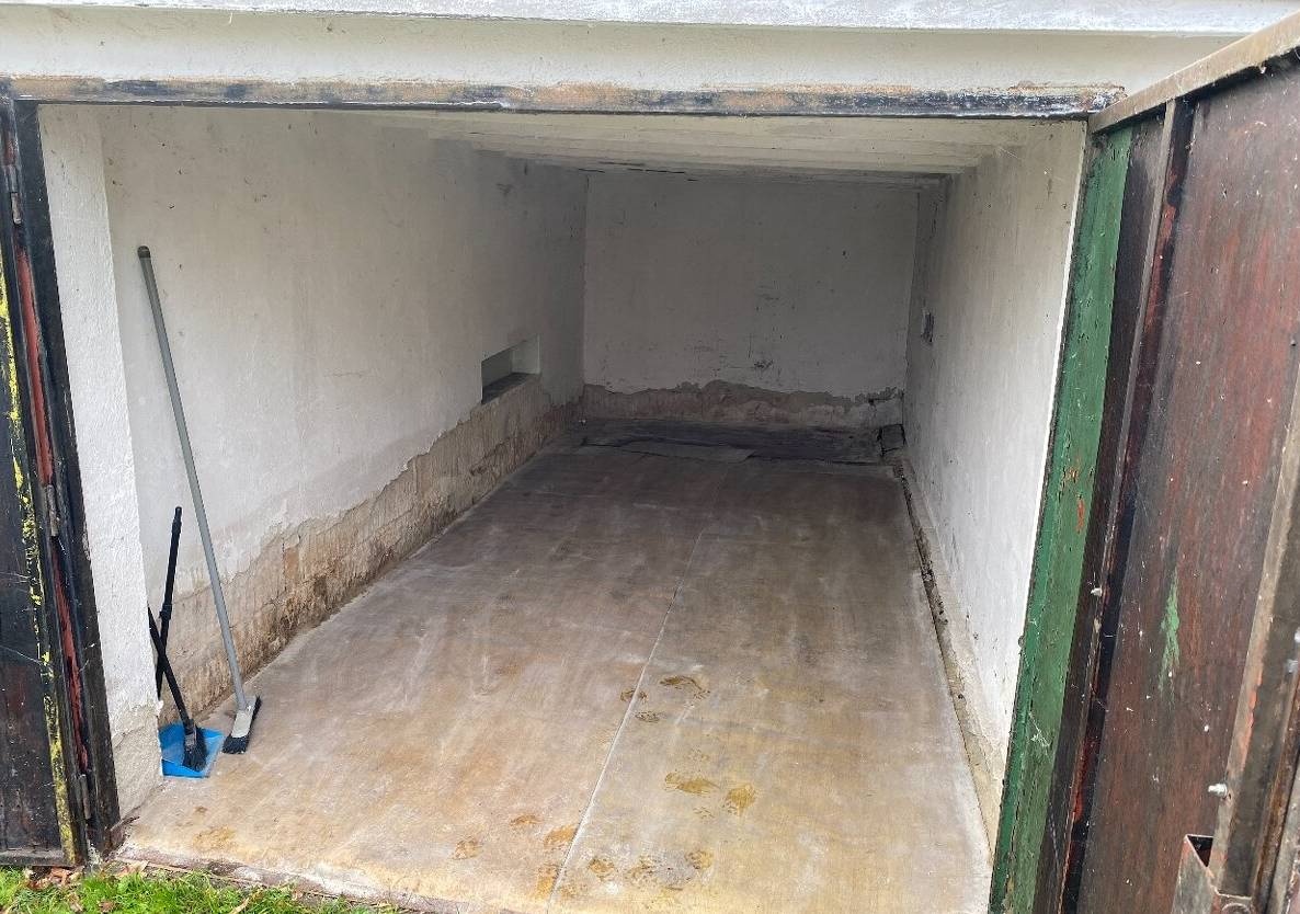 Pronájem garáže Planá u Českých Budějovic - u letiště - 2