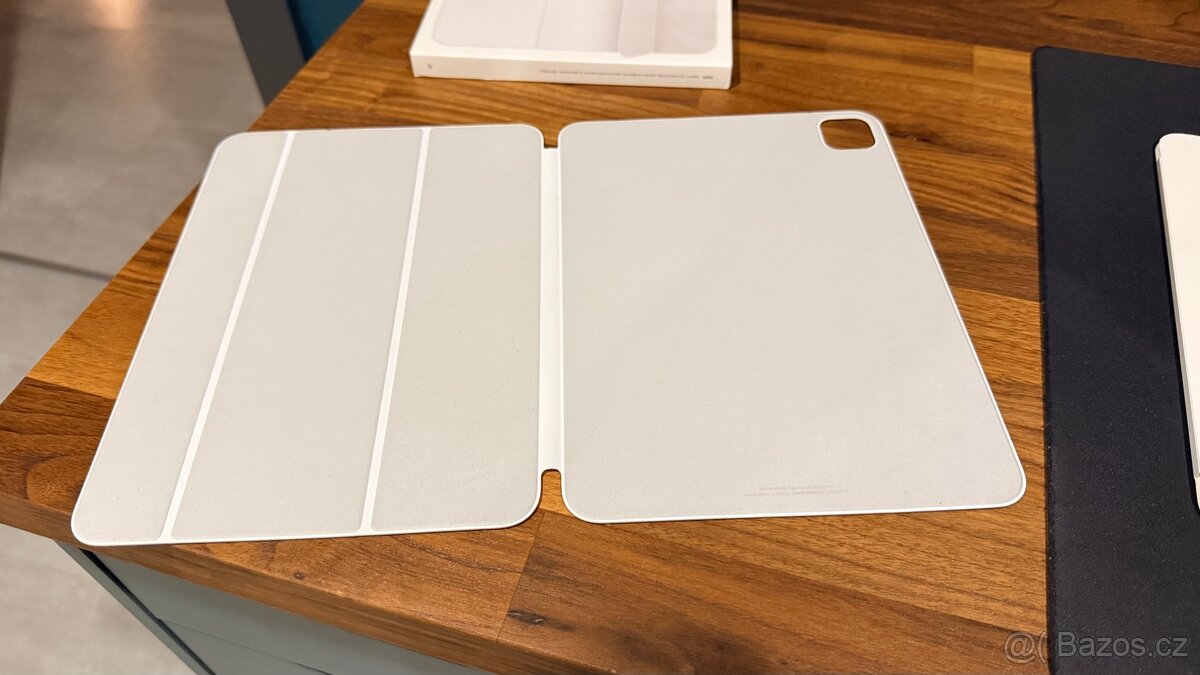 Apple Smart Folio pro iPad Pro 11” (M4/M5) – bílé, TOP stav - 2