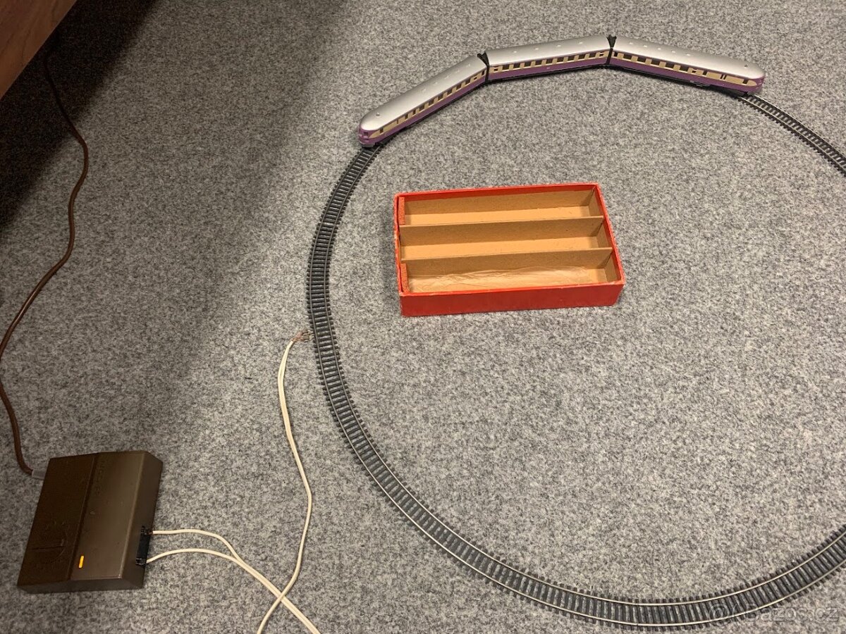 Vláčky HO, souprava Vindebona, včetně kolejí a trafa - 2