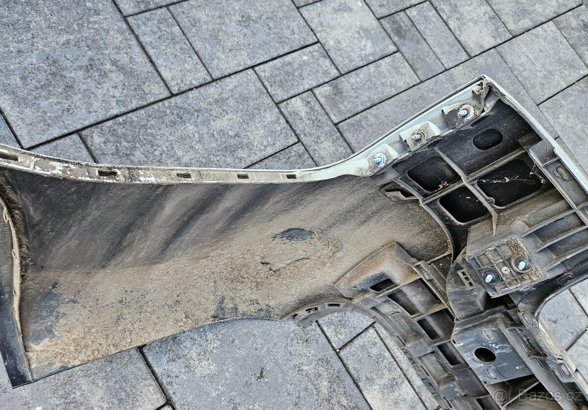 Audi A4 B7 - zadní nárazník - 2