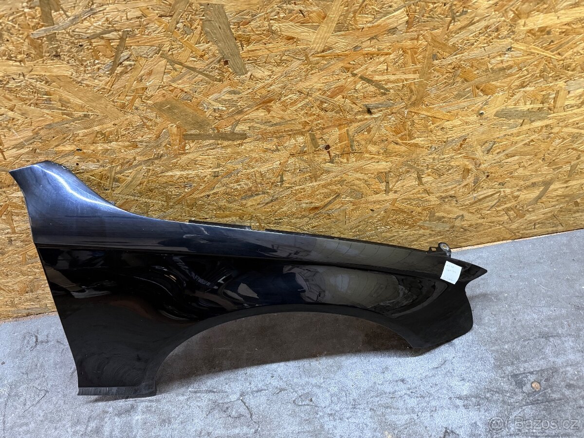 Pravý blatnik Audi A4 B8 2008-2012 - 2