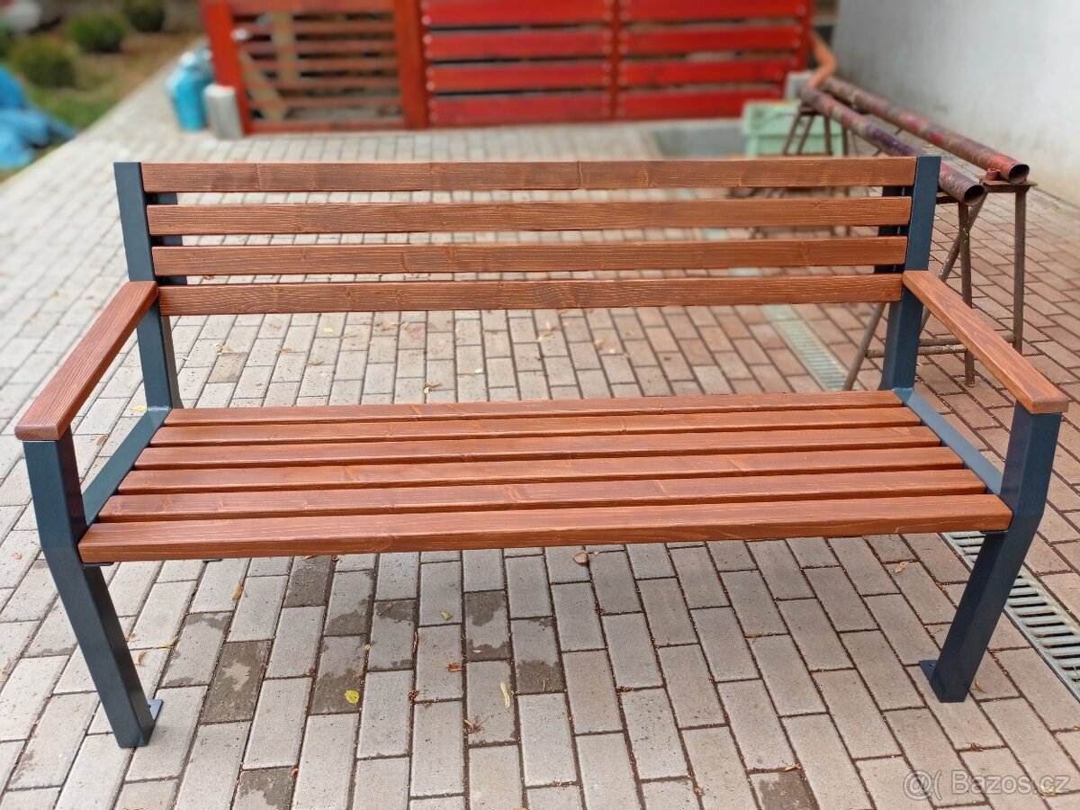 Zahradní lavička - 2