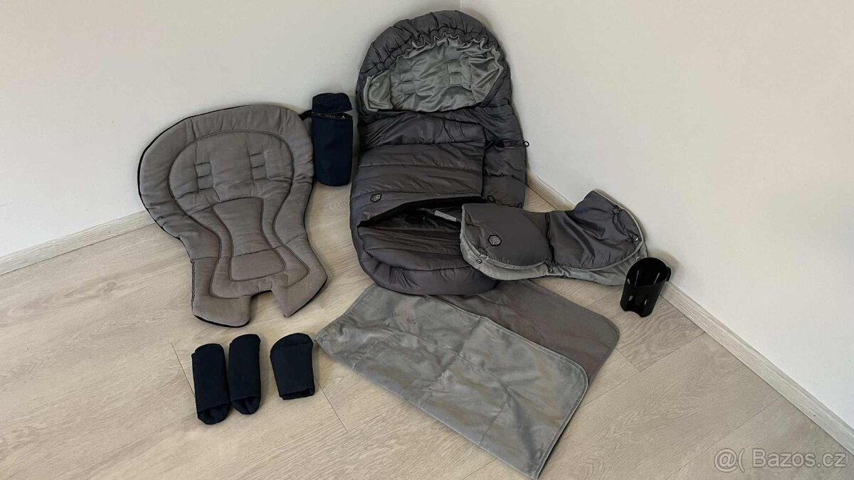 Kombinovaný kočárek tmavě modrý - 2