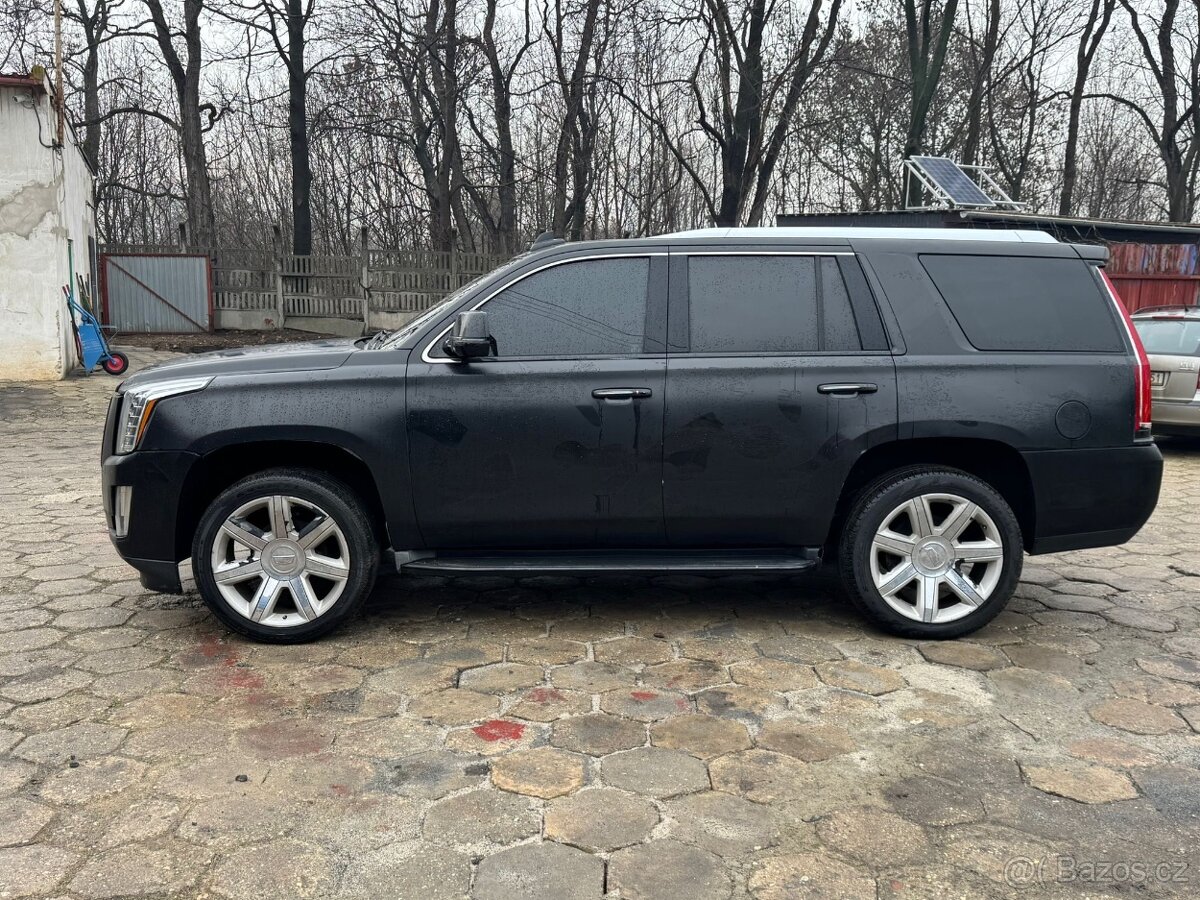 Cadillac Escalade - 2
