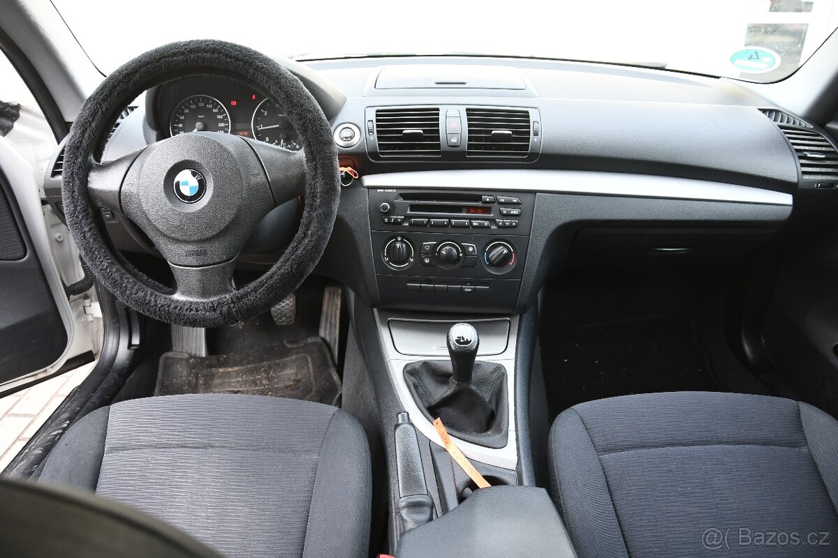 BMW 1 `2010 2.0benz - 2