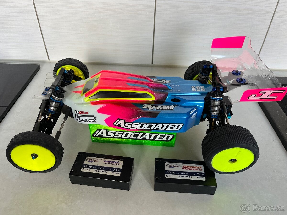 RC auto Team Associated B 6.3 - 2