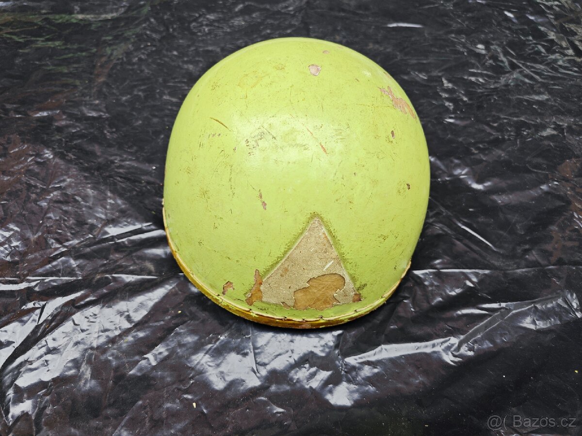 Stará přilba na motorku - kokoska - 2