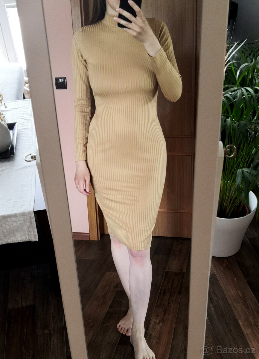 Béžové uplé midišaty s holými zády - 2