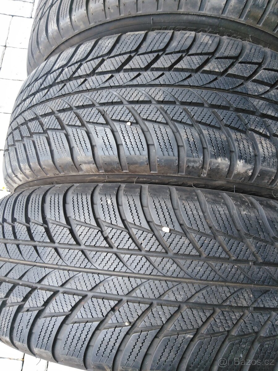 Bridgestone 205 60 17 93H zimní 7 mm - 2