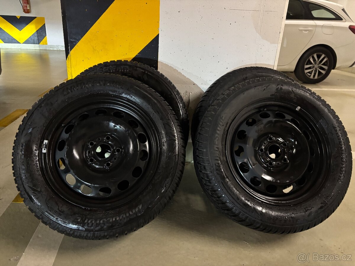 Zimní pneumatiky 215/60 R16 99H + plechové disky – Š. Karoq - 2
