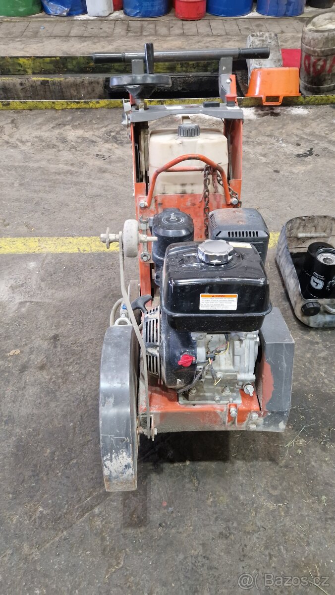 řezačka asfaltu a betonu Husqvarna FS400LV - 2
