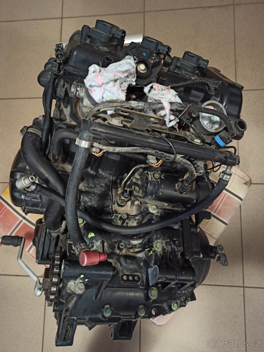 Motor kompletní Triumph - 2