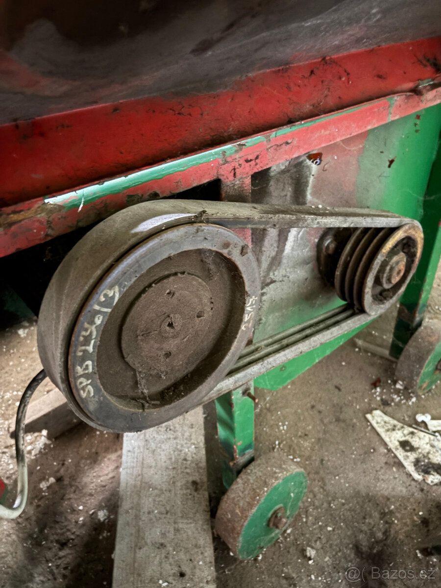 mechanický kladívkový drtič - 2