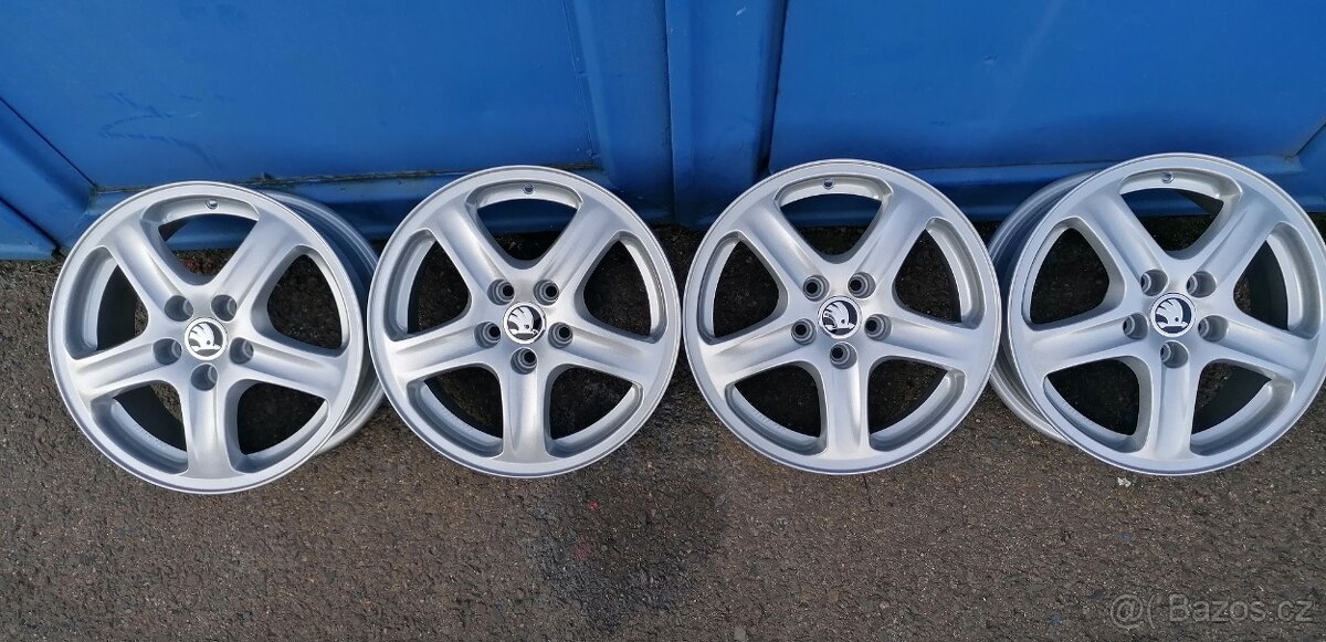 4ks Alu kola 5X100 15" Fabia 3,Rapid - TOP STAV - 2