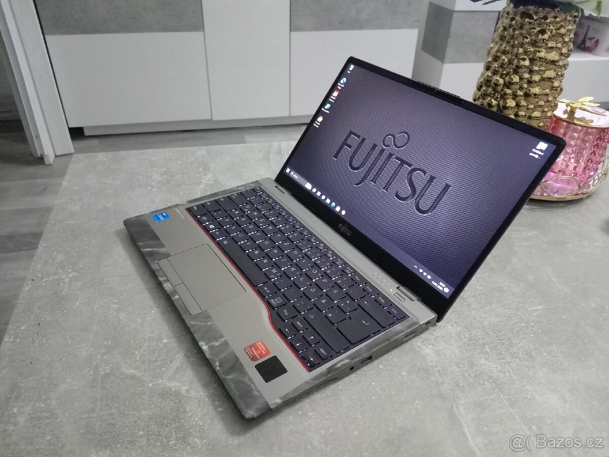 Fujitsu LifeBook Limited U7411 - 2