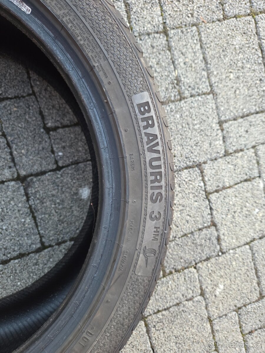 Pneu 225/45 R17 - 2