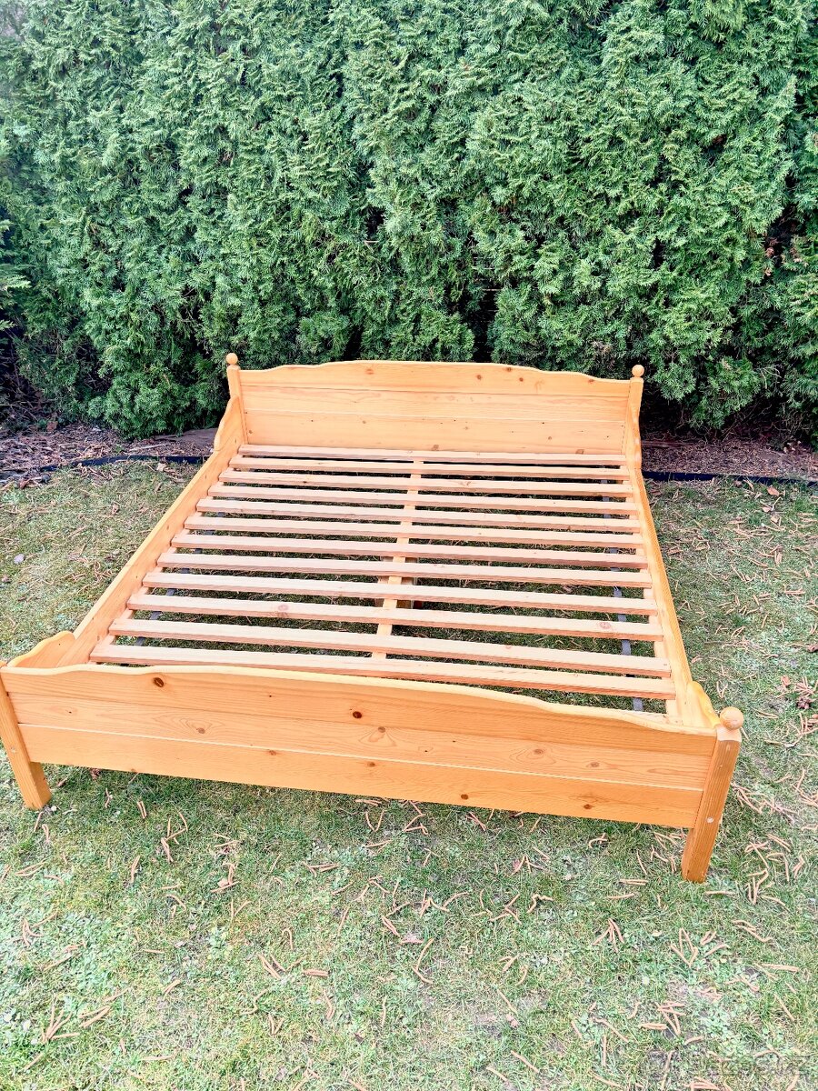 Dřevěná postel 180x200 - 2