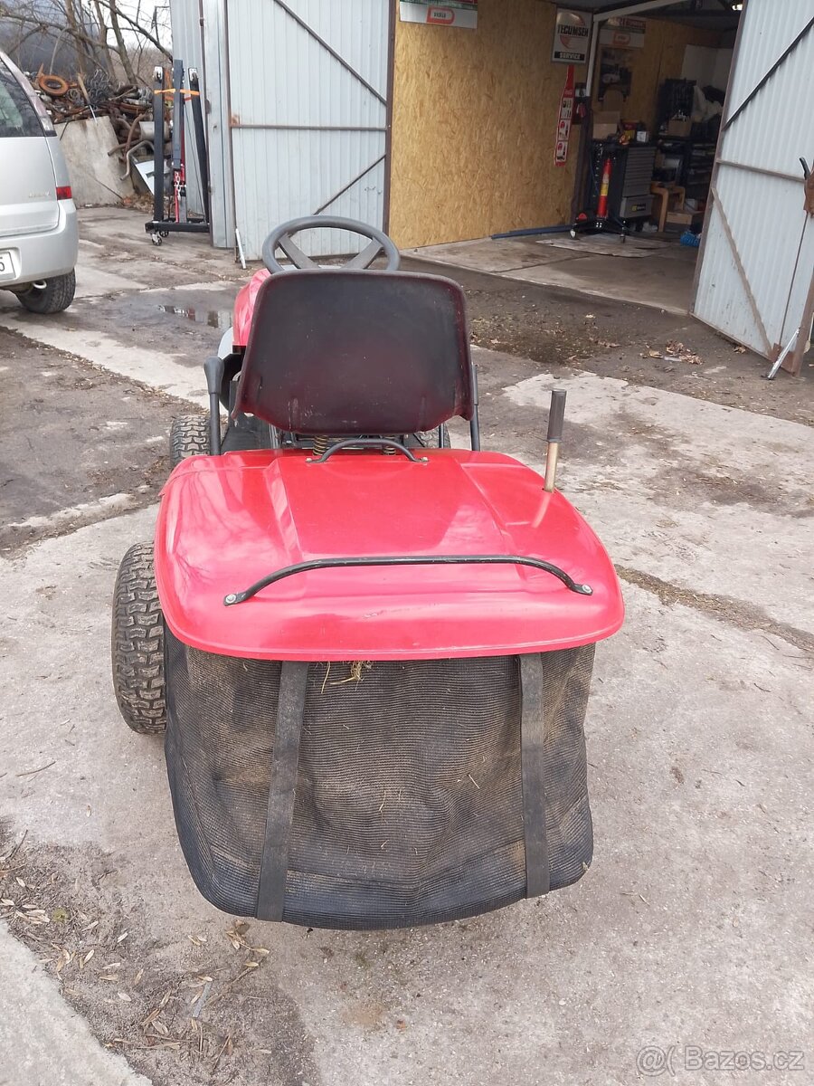 Zahradní traktůrek HECHT - 2