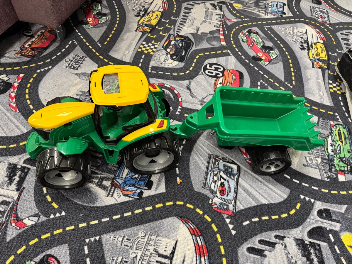 Traktor s vlečkou - 2