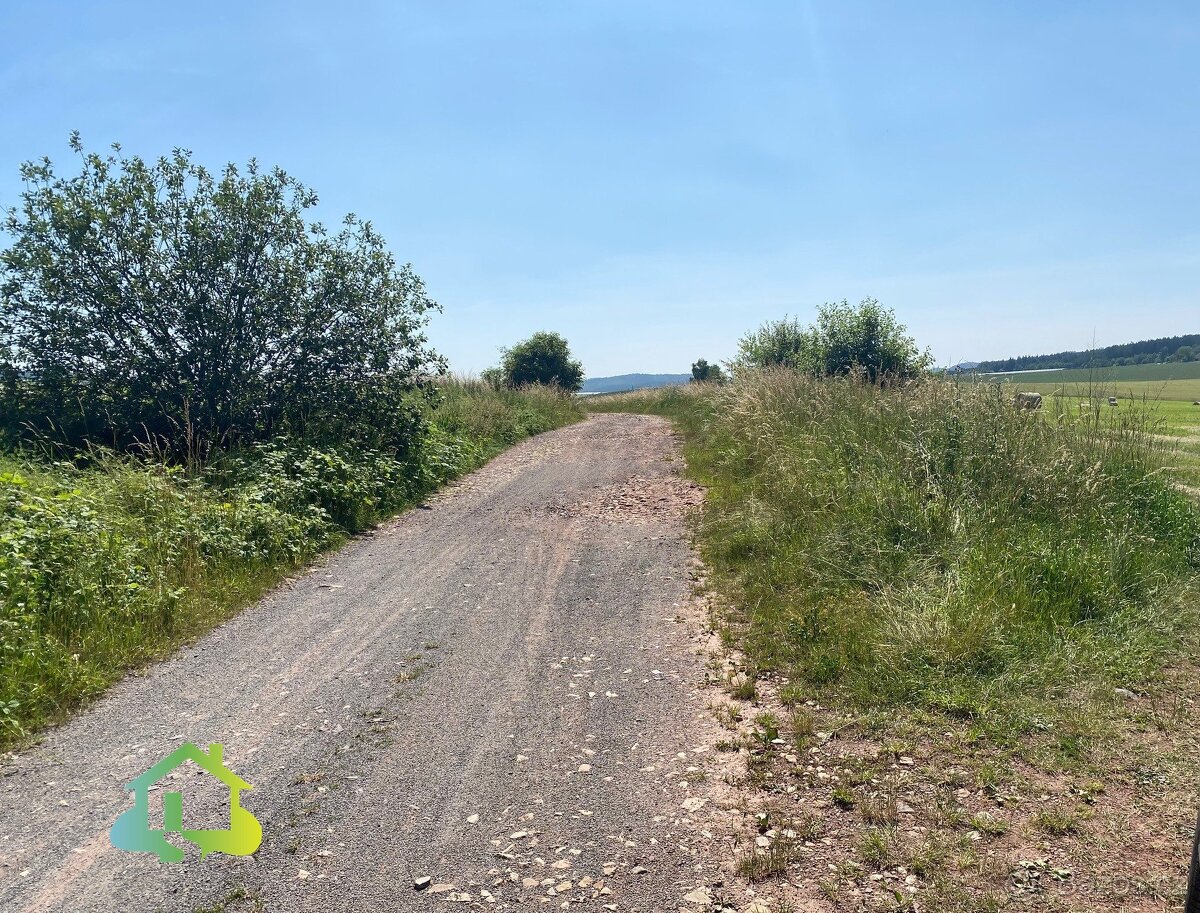 Prodej komerčního pozemku 57 493 m², Těně, ev.č. 00825 - 2