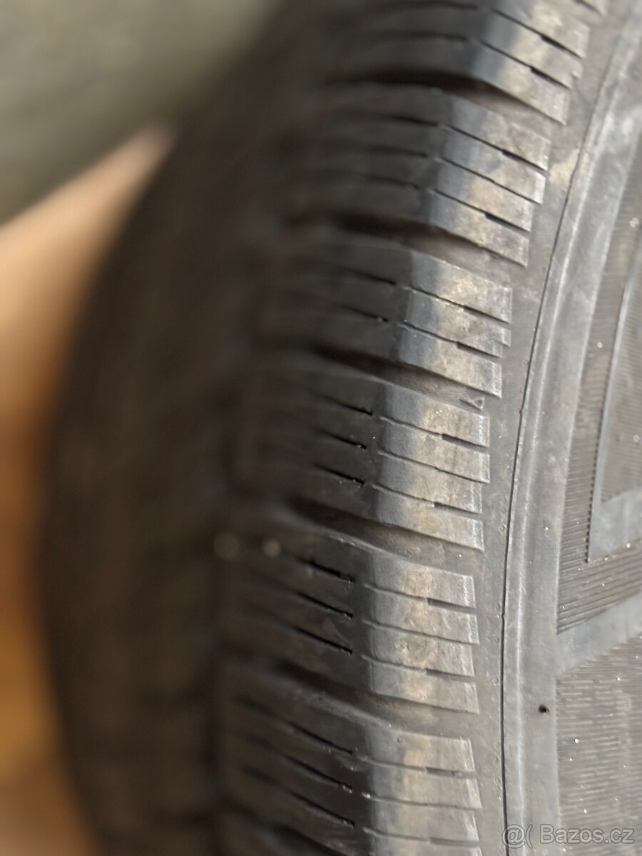 Prodám 2 ks pneumatik Hankook 215/65 R16C (rok 2023) - 2