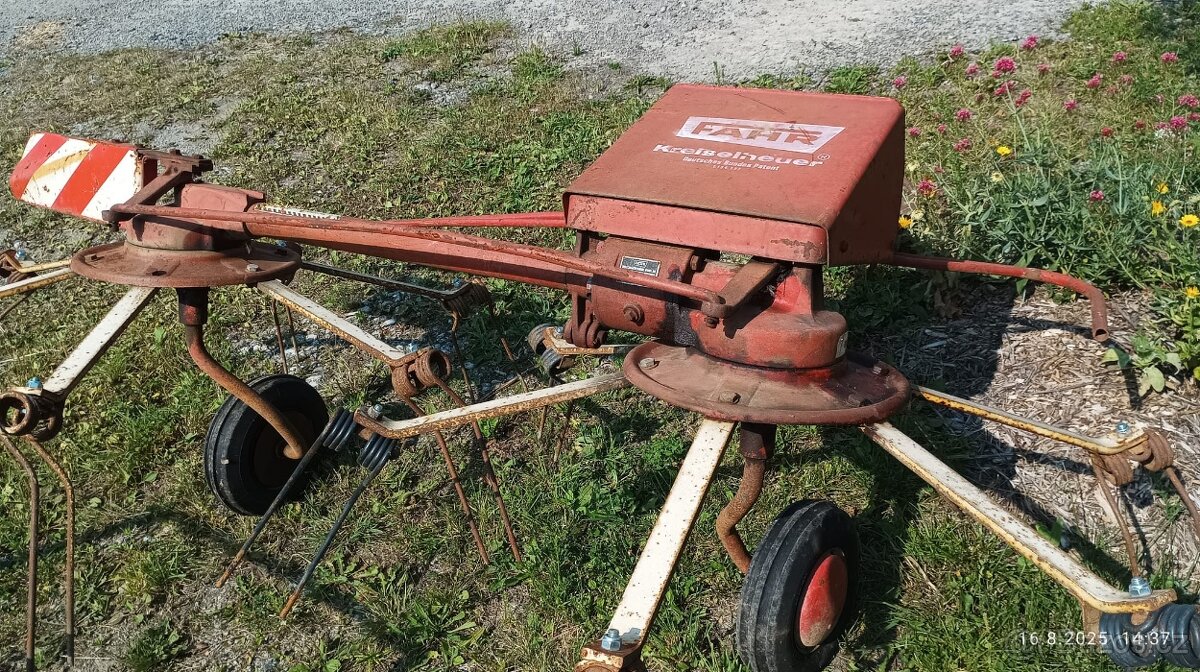 Obraceč sena Fahr - 2