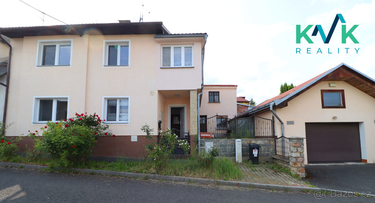 RD 6+2, zahrada, pozemek 734 m2, zateplení, garáž, Karlovy - 2
