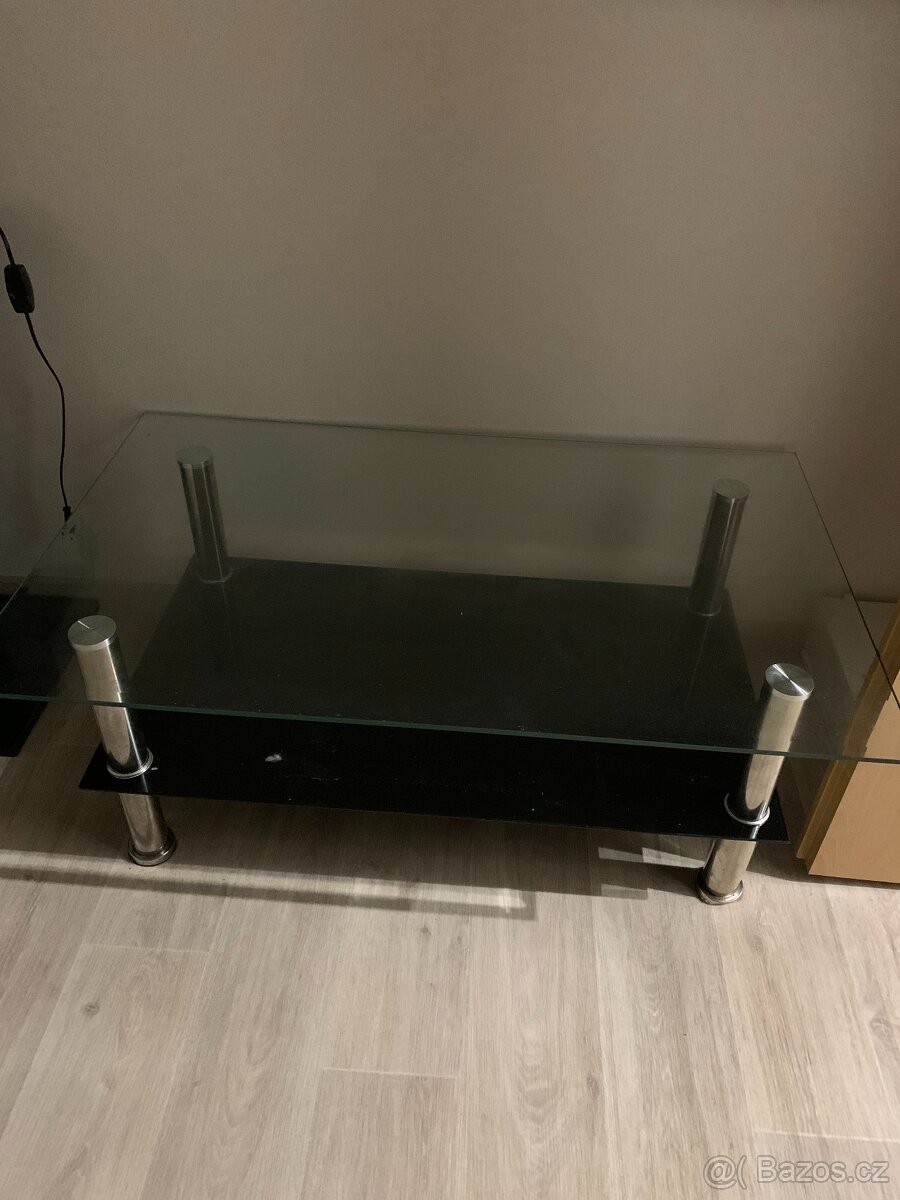 Starší skleněný stůl - 2