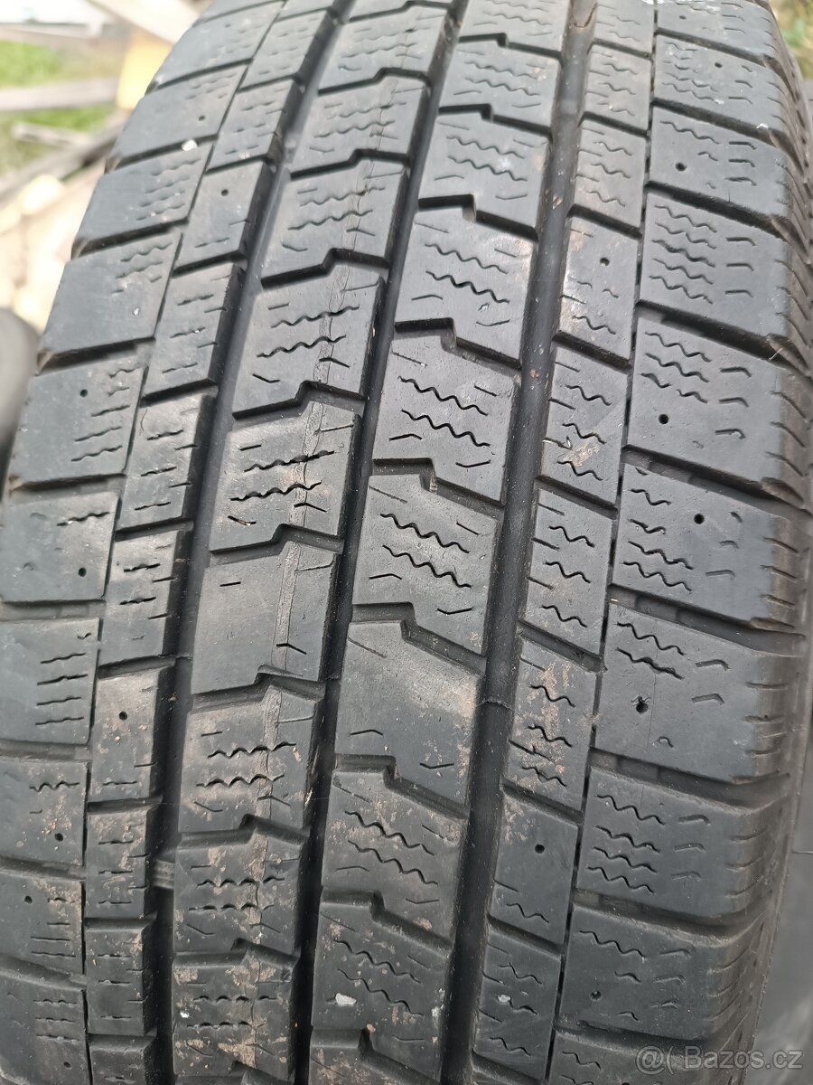 215/65/15 C 104/102T GOODYEAR CARGO ULTRAGRIP - 2