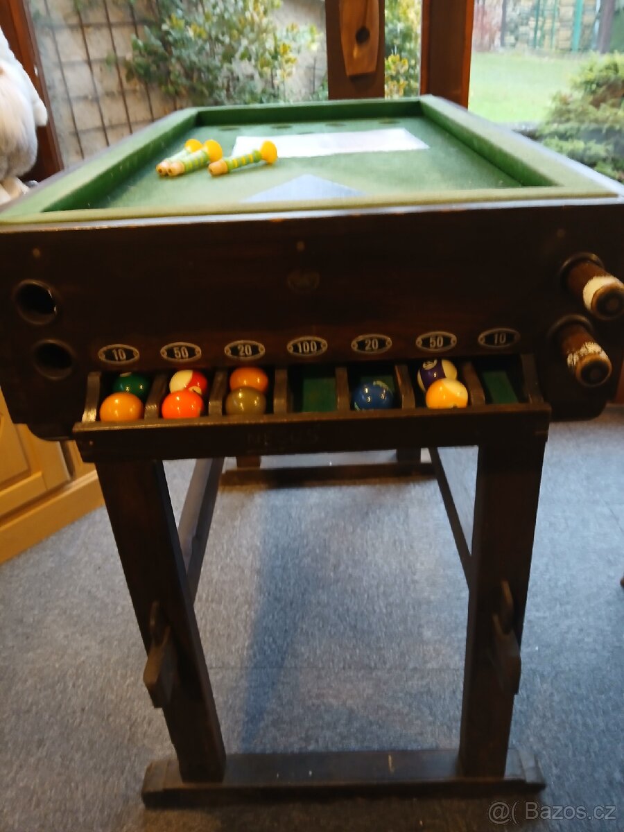 Kulecnikovy stul - 2