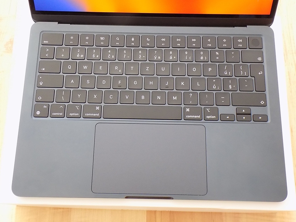  Apple MacBook Air 13,6"(2024)/M3/8GB RAM/256GB/CZ/ZÁRUKA - 2