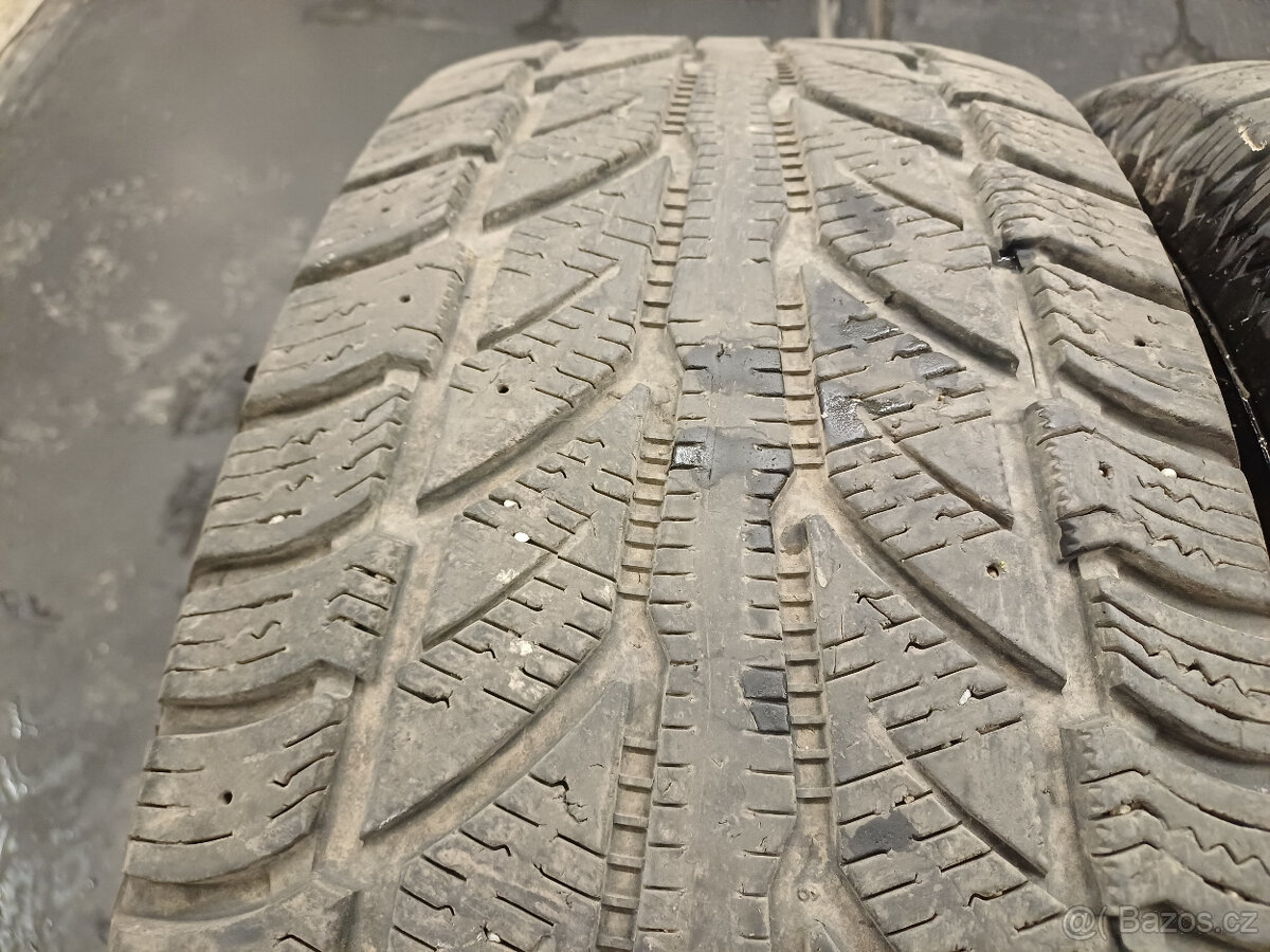 Zimní pneu Cooper 255/70/16 111T - 2