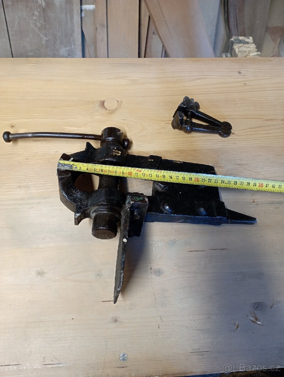 Malý svěrák plus svorka - 2