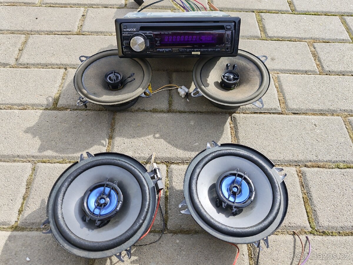 Autorádio a 3x repro ISO konektor. - 2