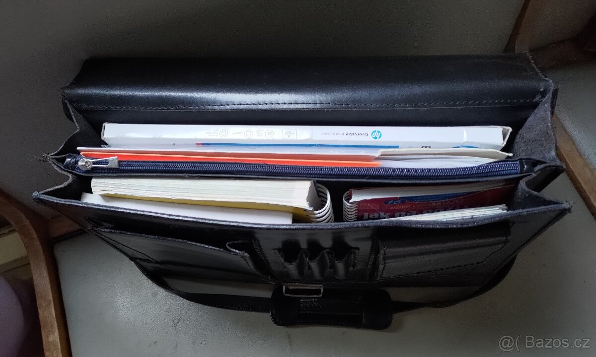 KOŽENÁ ČERNÁ AKTOVKA - 2