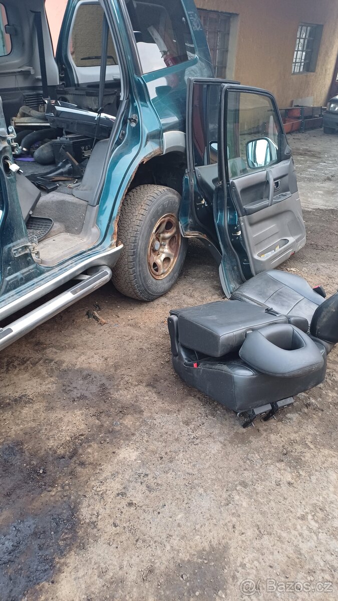 Mitsubishi Pajero 3.2 Náhradní díly - 2